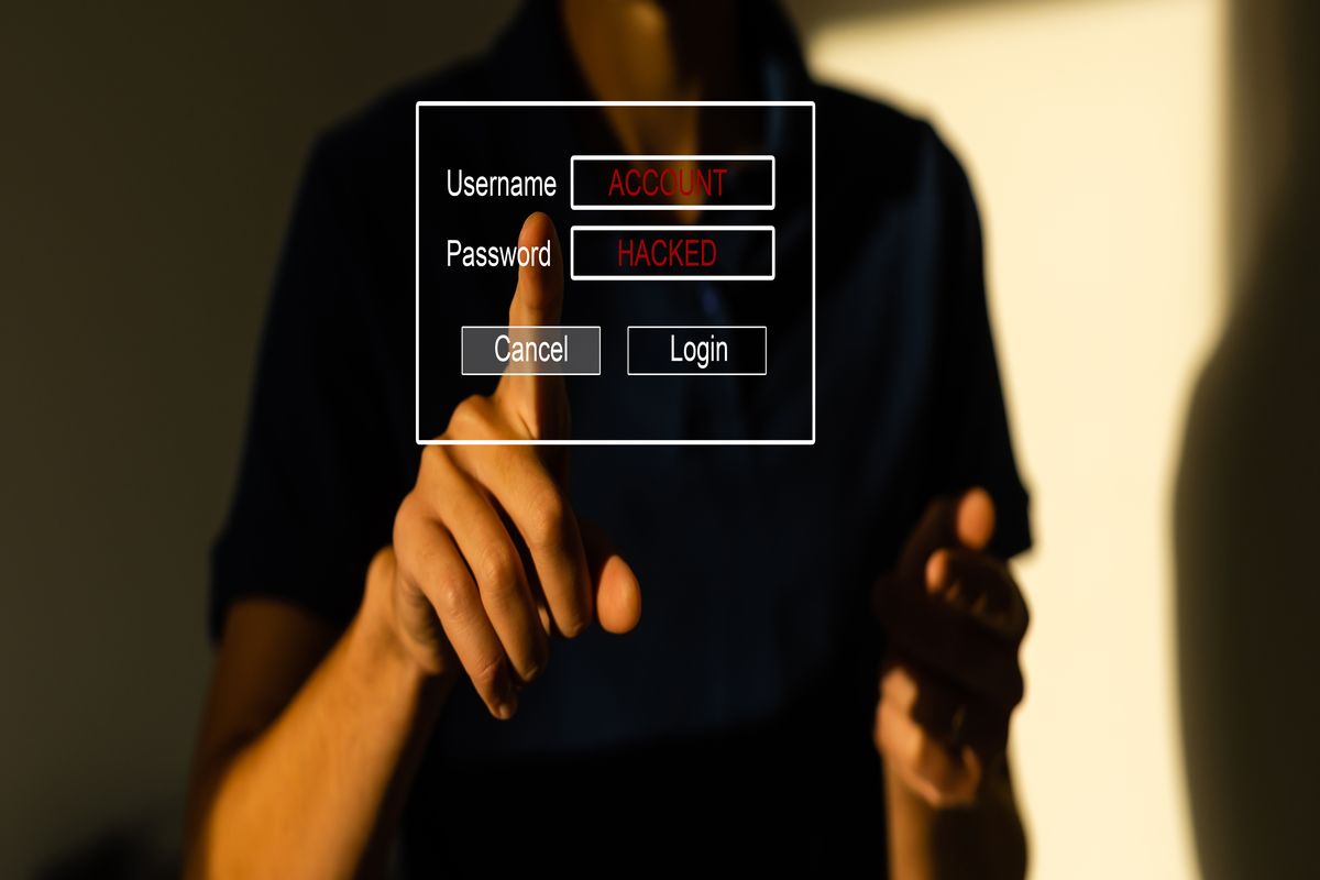 Selecting Cinnamon at the LightDM login screen