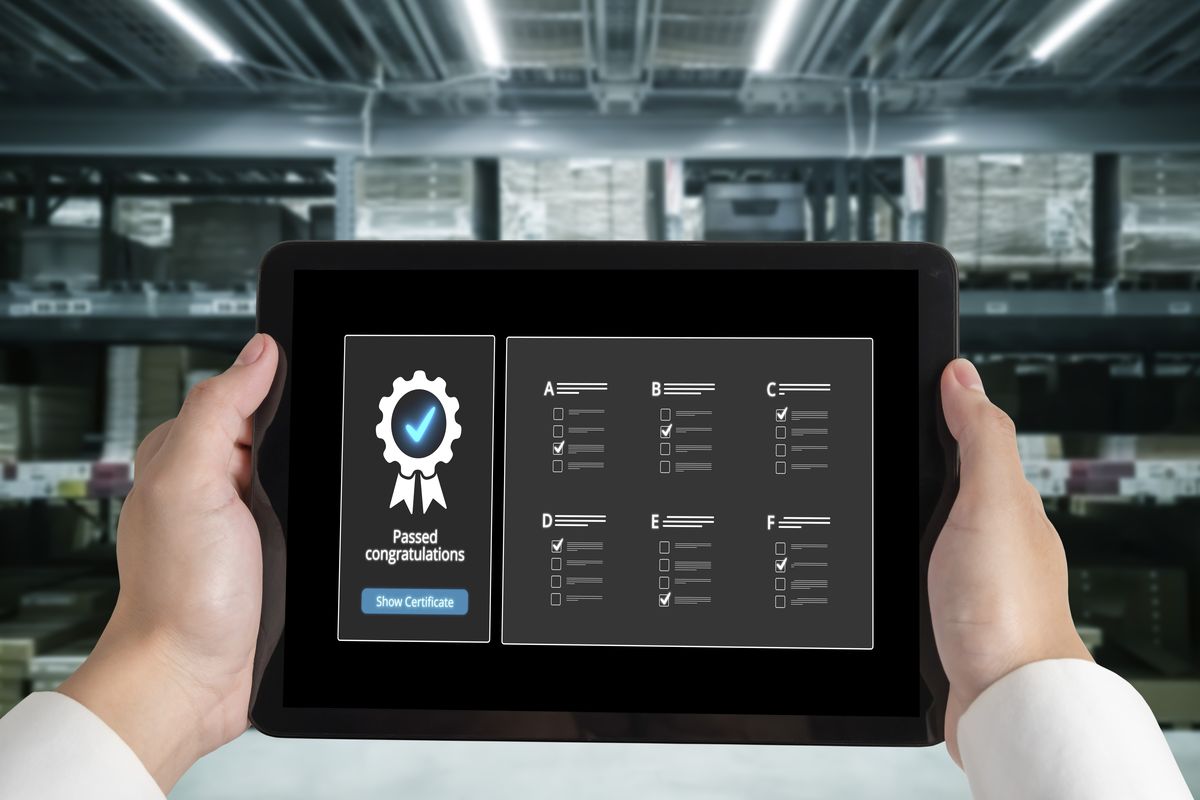Xfce 4.12 panel configuration dialog showing improved plugin management
